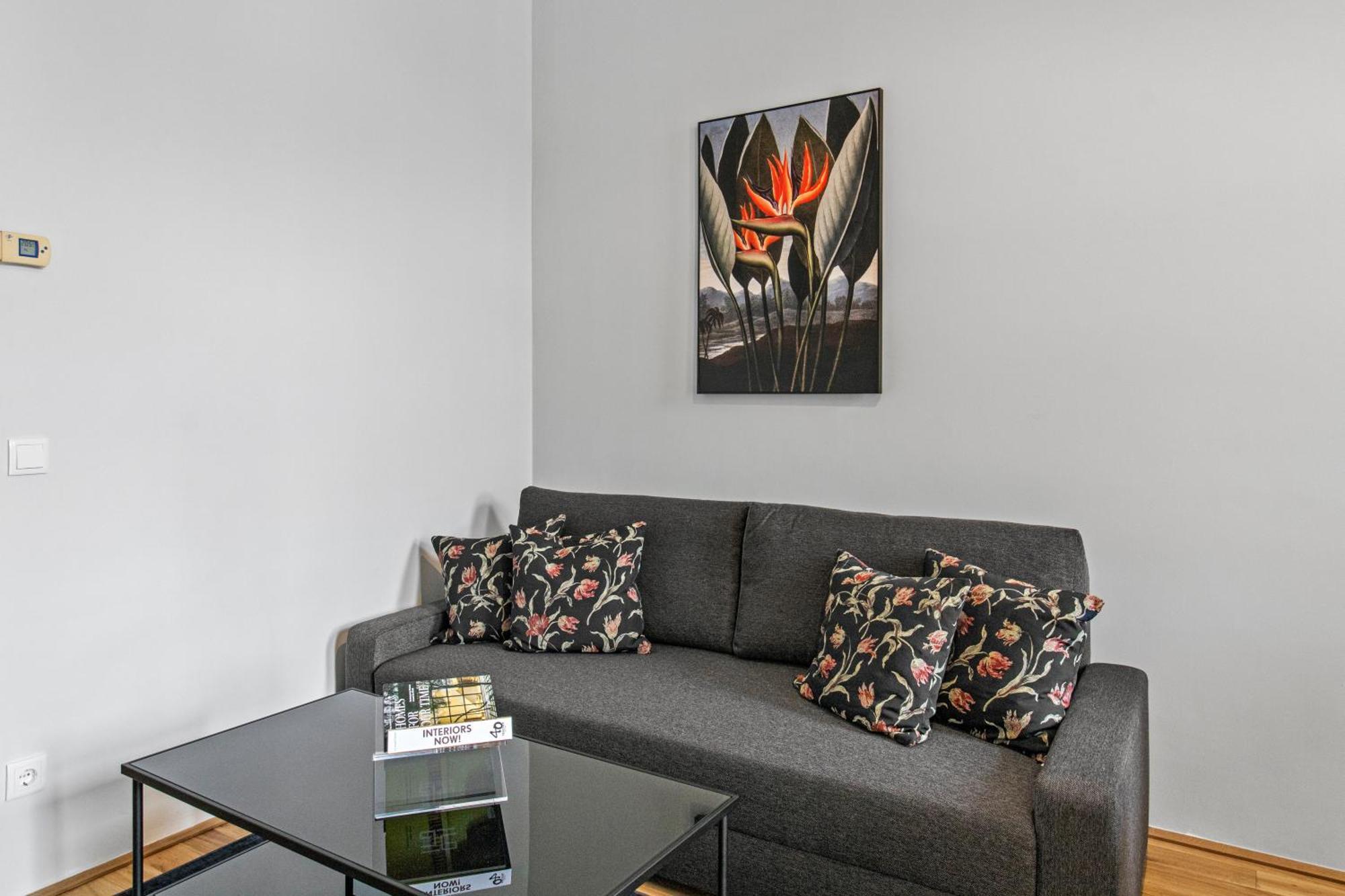 Balcony Apartment, 4 Min To U3 Zipperer Strasse Vienna Exterior photo